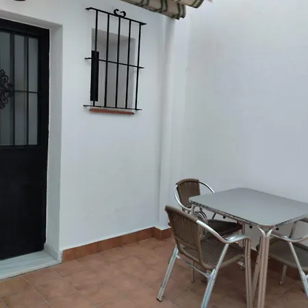 Apartment Con Patio En El Centro Del Pueblo
